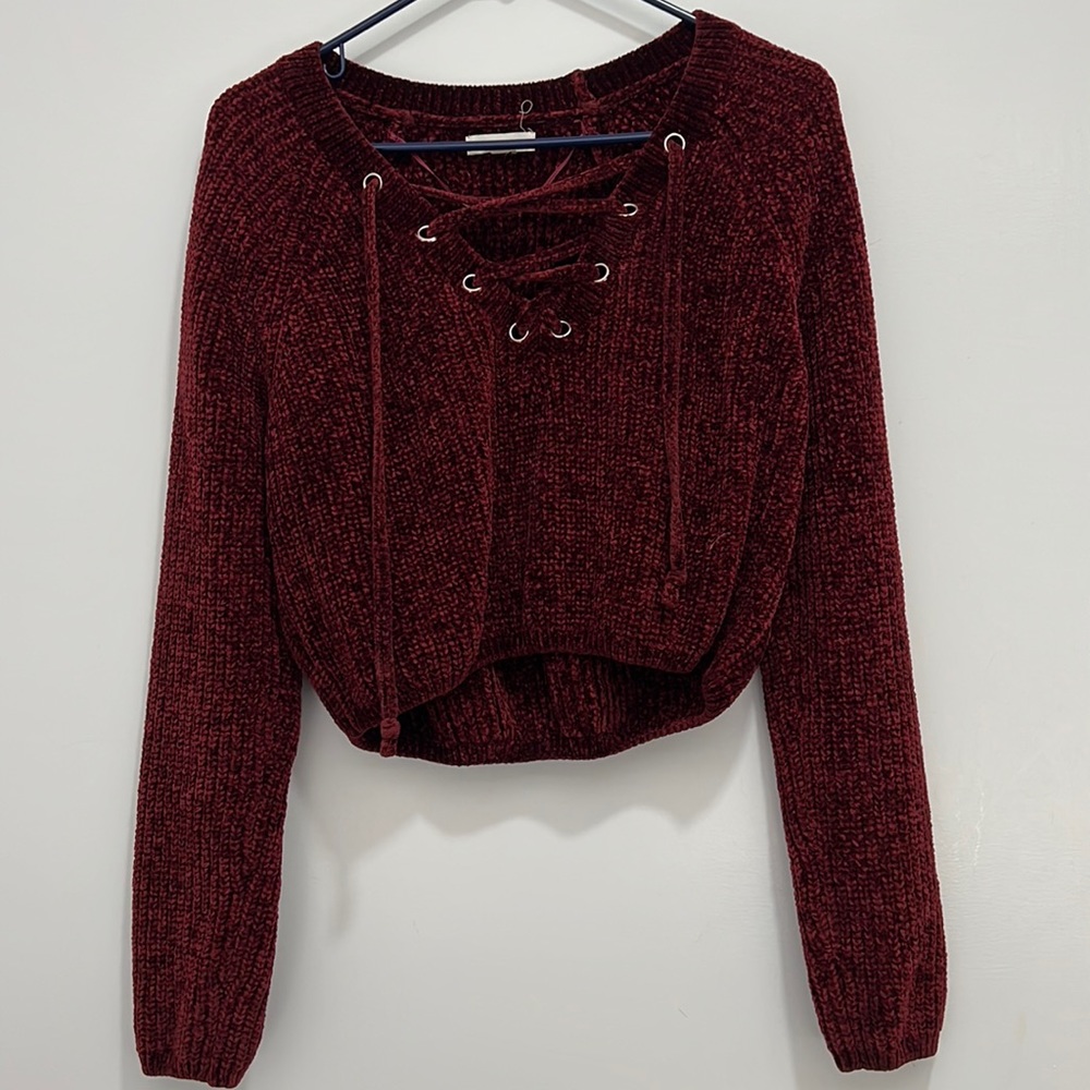 Small cropped maroon sweater